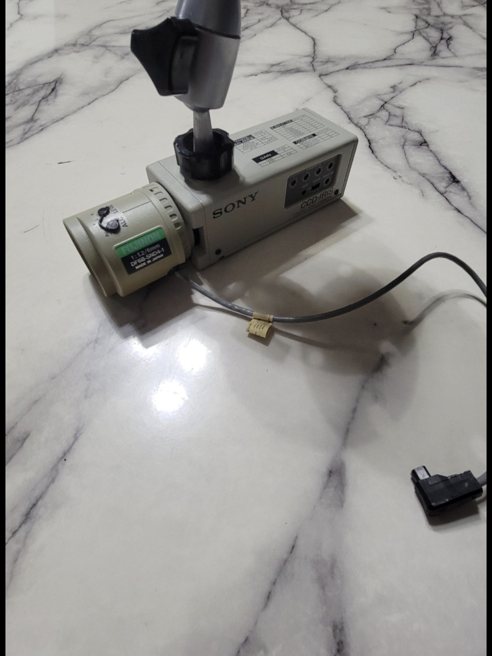 Sony CCD-Iris Color Video Camera DXC-107A,Fujinon Auto‑Iris Lens (50mm f/1.8, D1